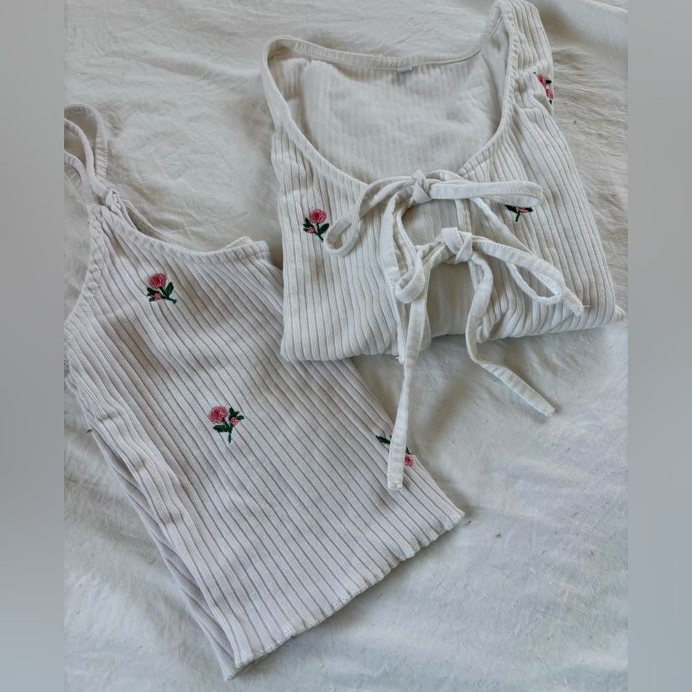 Floral Embroidered White Ribbed Top - Picture 10 of 10